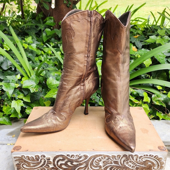BCBGirls VNTG Western Inspired Bronze Leather Booties - Picture 9 of 14
